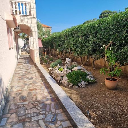 Apartmani Nena Povljana Εξωτερικό φωτογραφία